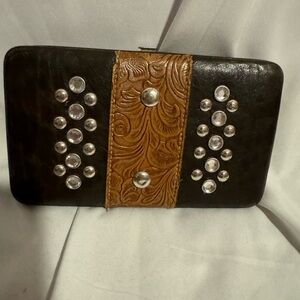 Women’s vintage wallet!!